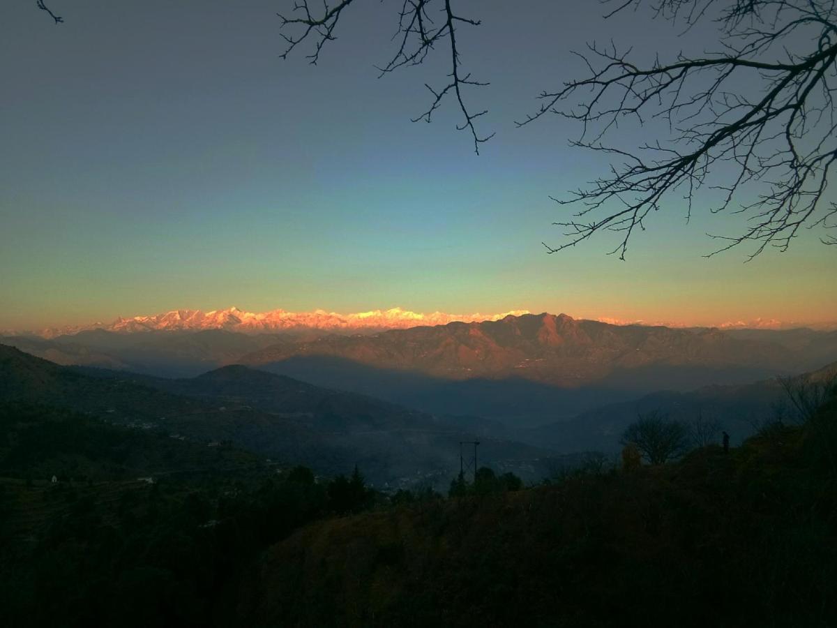 In Apple Estate Kanatal - Himalayan View Resort With Courteous Staff 外观 照片
